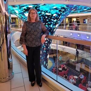 Meet your Posher, Vivian